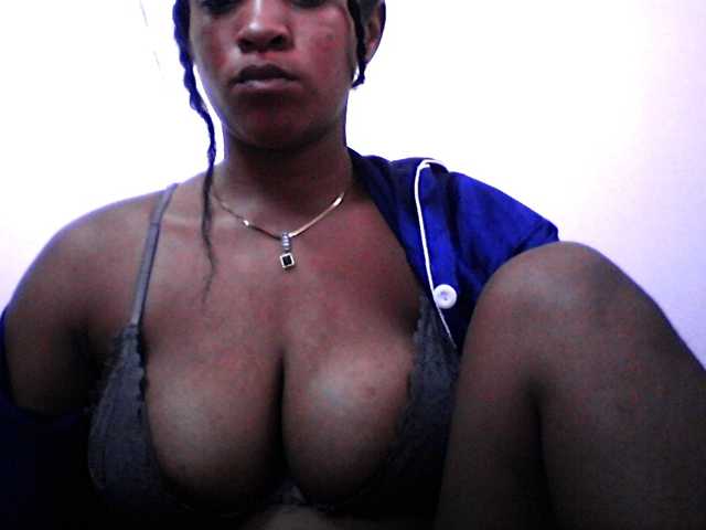 silviaLaBombe's BongaCams show and profile