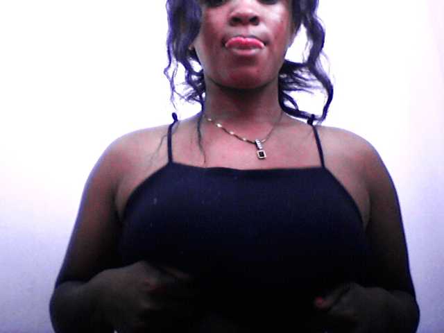 silviaLaBombe's BongaCams show and profile