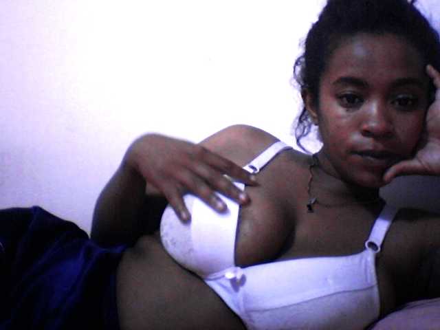 silviaLaBombe's BongaCams show and profile