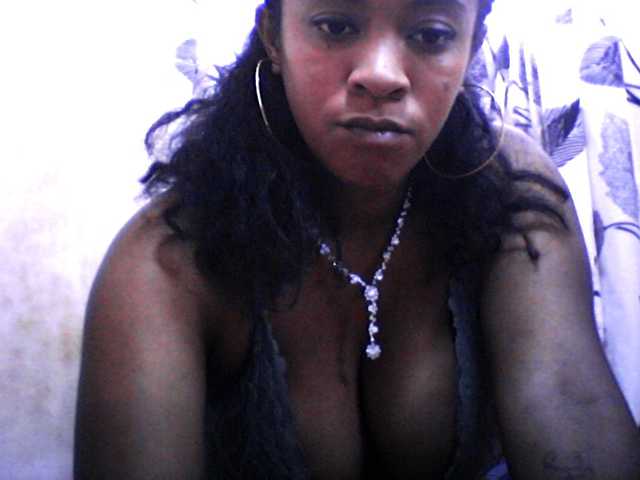 silviaLaBombe's BongaCams show and profile