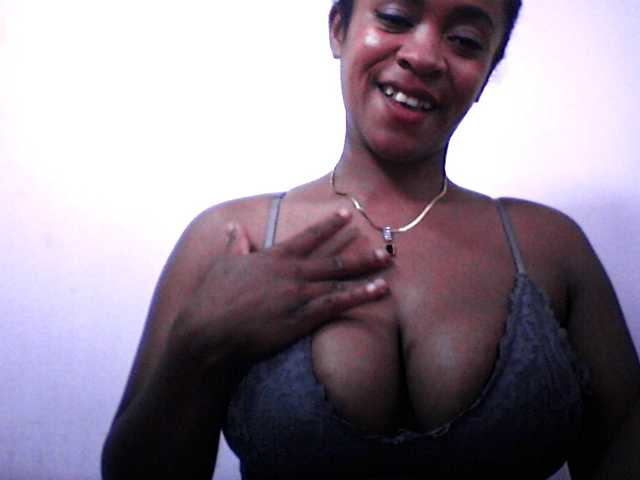 silviaLaBombe's BongaCams show and profile