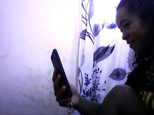 silviaLaBombe's BongaCams show and profile