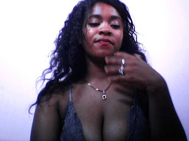 silviaLaBombe's BongaCams show and profile