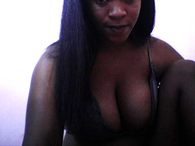 silviaLaBombe's BongaCams show and profile