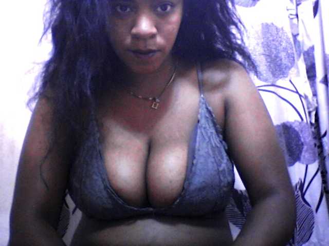 silviaLaBombe's BongaCams show and profile