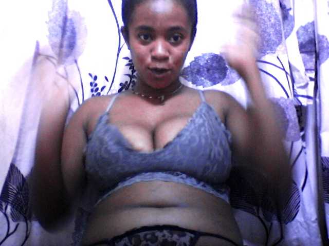 silviaLaBombe's BongaCams show and profile