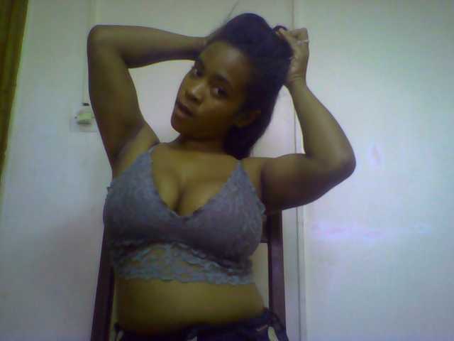 silviaLaBombe's BongaCams show and profile