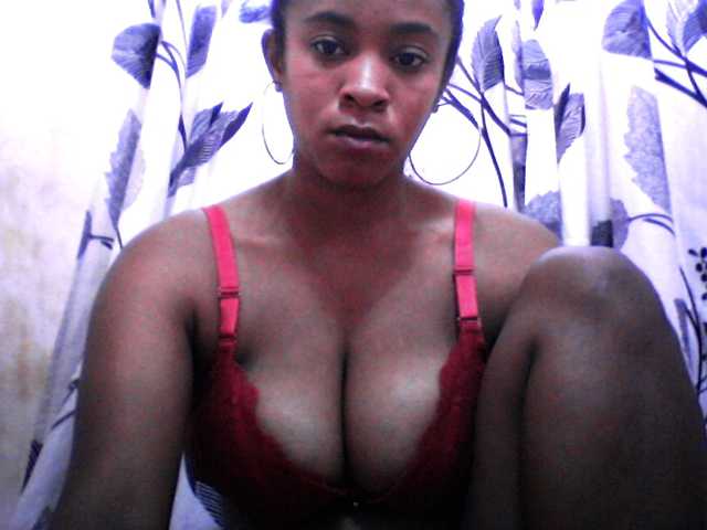 silviaLaBombe's BongaCams show and profile