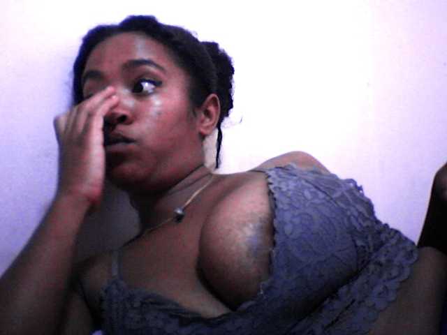 silviaLaBombe's BongaCams show and profile