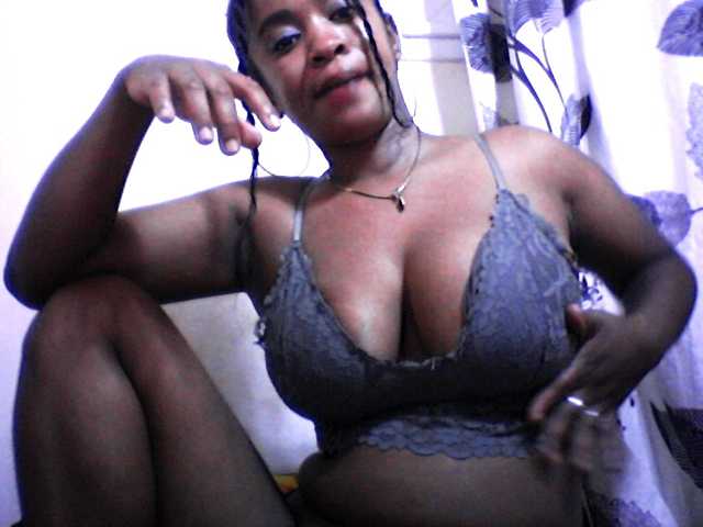 silviaLaBombe's BongaCams show and profile
