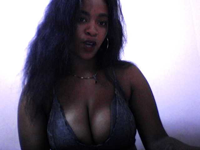 silviaLaBombe's BongaCams show and profile