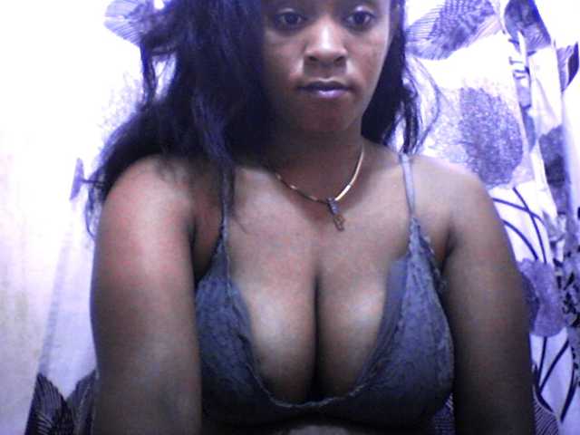 silviaLaBombe's BongaCams show and profile