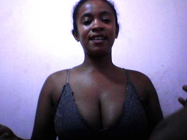 silviaLaBombe's BongaCams show and profile