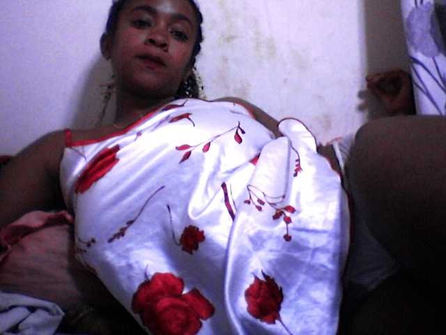 silviaLaBombe's BongaCams show and profile