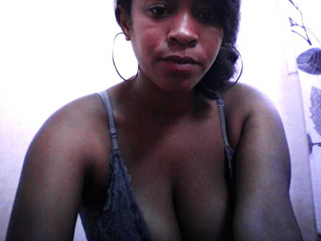 silviaLaBombe's BongaCams show and profile