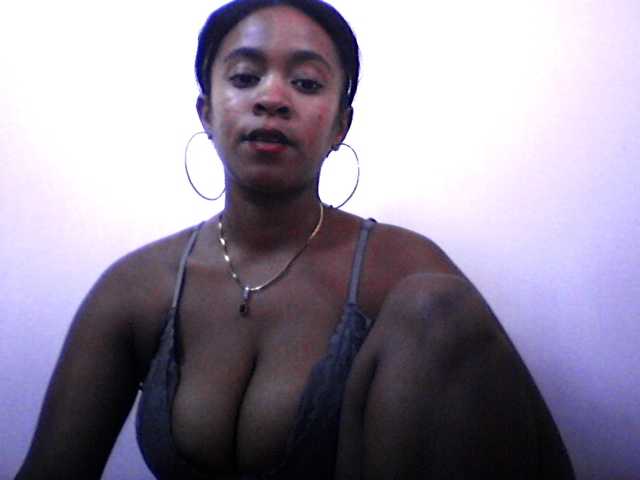 silviaLaBombe's BongaCams show and profile