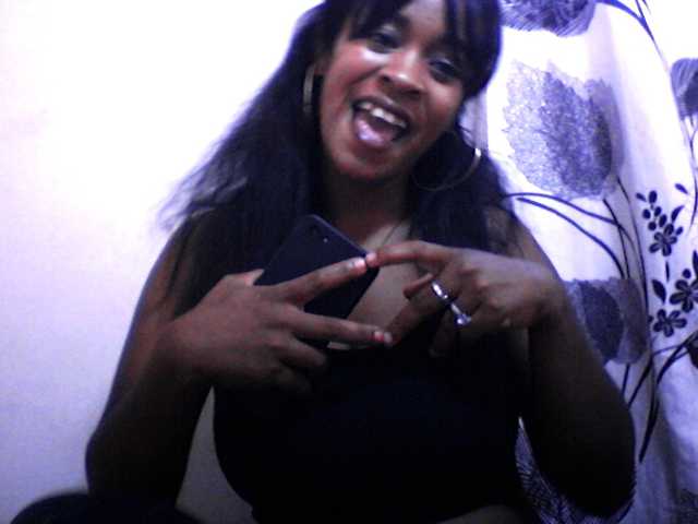 silviaLaBombe's BongaCams show and profile