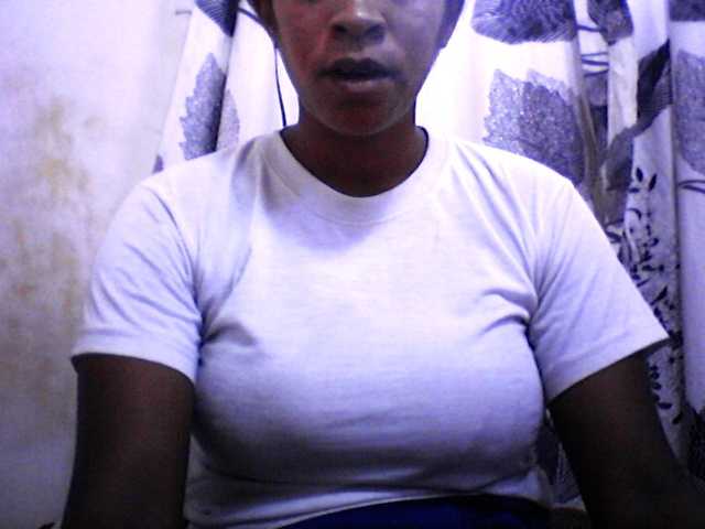 silviaLaBombe live cam profile