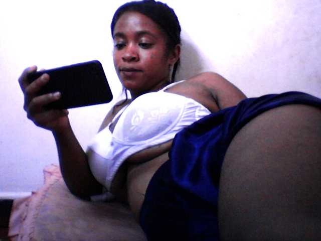 silviaLaBombe's BongaCams show and profile