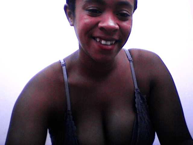 silviaLaBombe's BongaCams show and profile