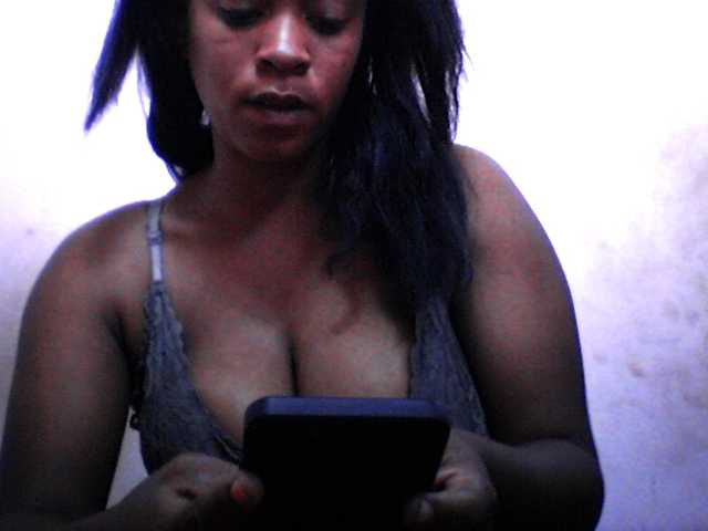 silviaLaBombe's BongaCams show and profile