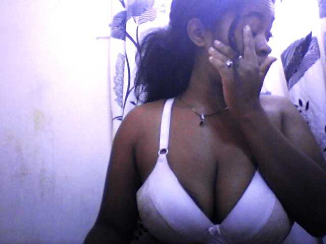 silviaLaBombe's BongaCams show and profile