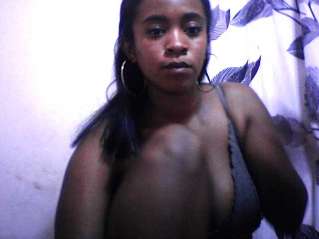 silviaLaBombe's BongaCams show and profile