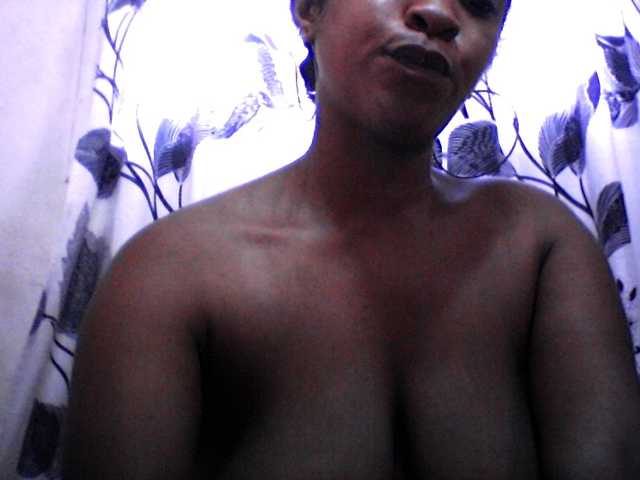 silviaLaBombe's BongaCams show and profile