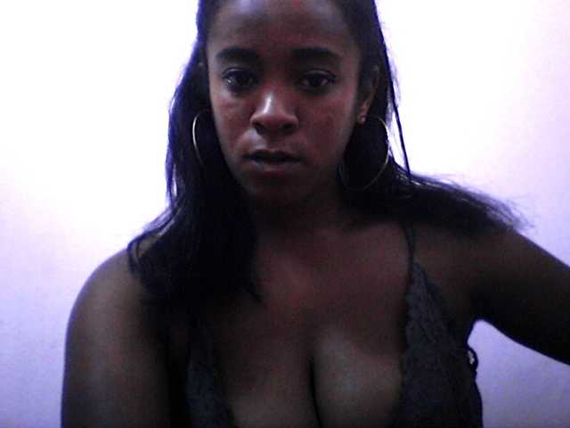 silviaLaBombe's BongaCams show and profile