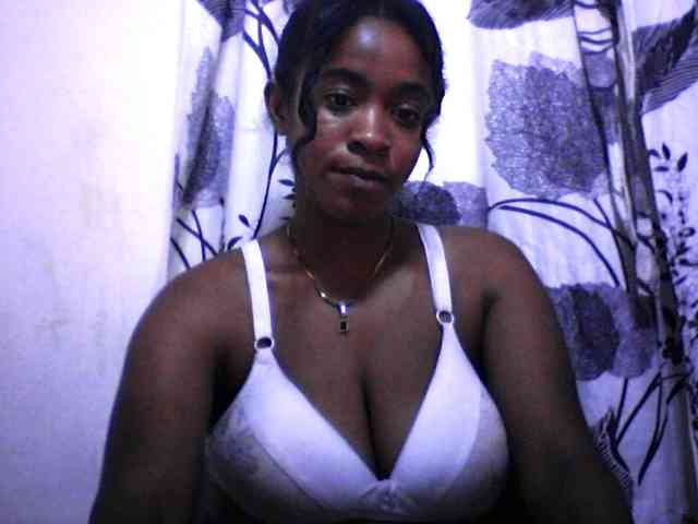 silviaLaBombe webcam