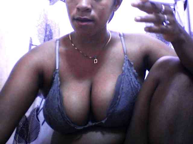 silviaLaBombe webcam