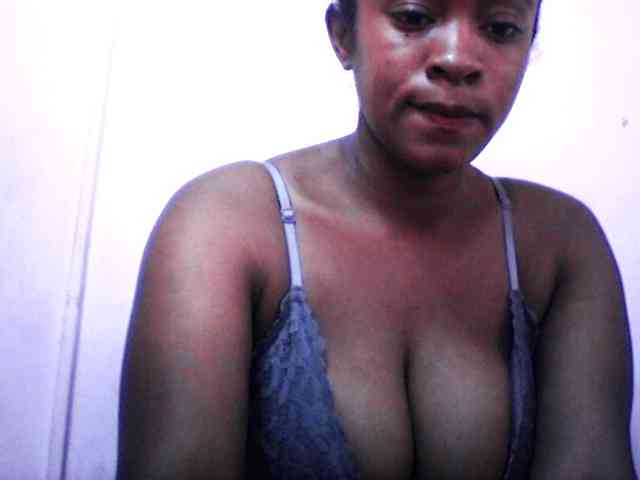 silviaLaBombe webcam