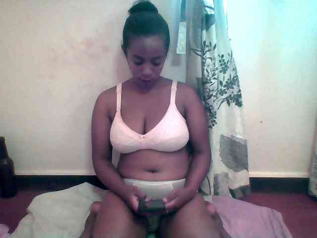 silviaLaBombe Live Webcam on BongaCams