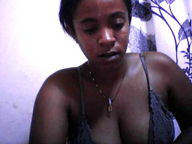 silviaLaBombe Live Webcam on BongaCams