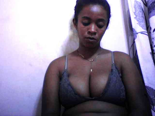 silviaLaBombe webcam