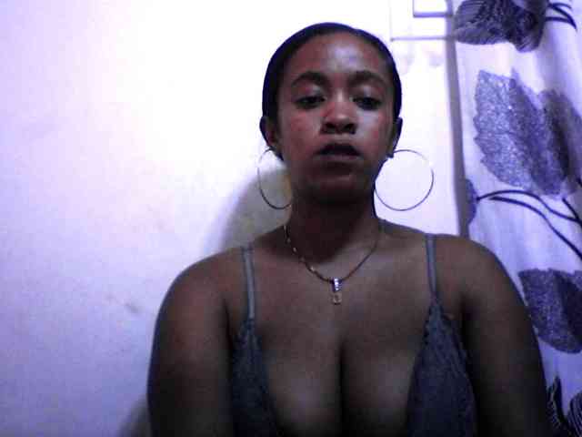 silviaLaBombe webcam