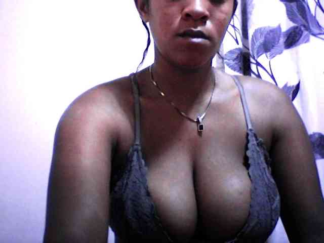 silviaLaBombe webcam