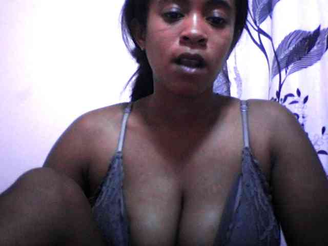 silviaLaBombe Live Webcam on BongaCams