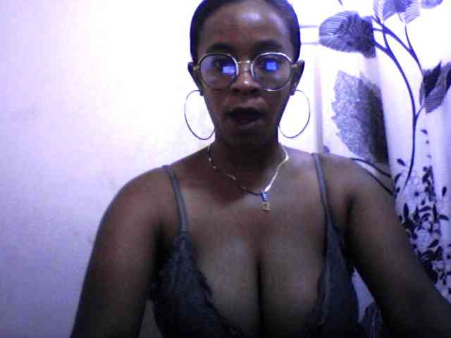 silviaLaBombe webcam