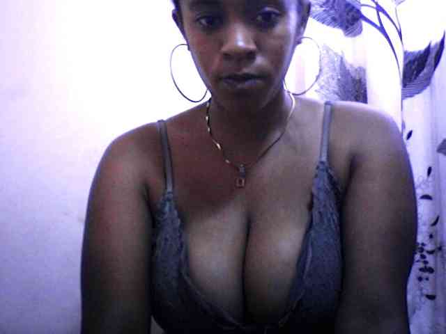 silviaLaBombe Live Webcam on BongaCams