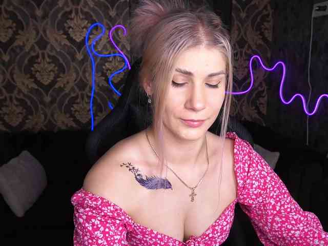 LenaLove webcam