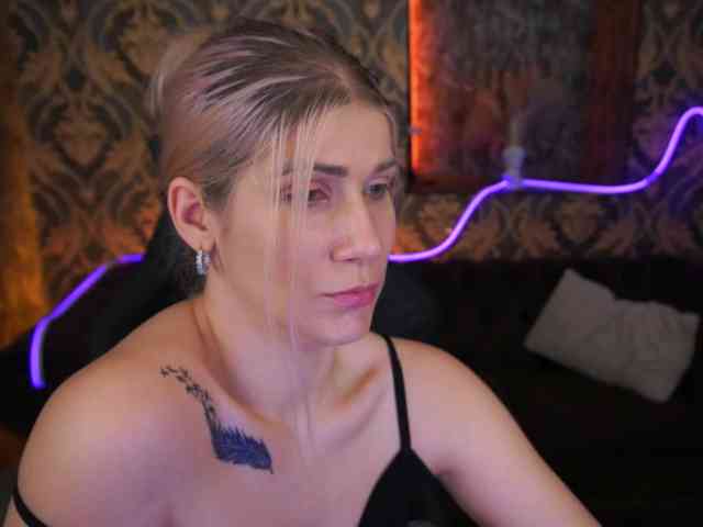 LenaLove webcam