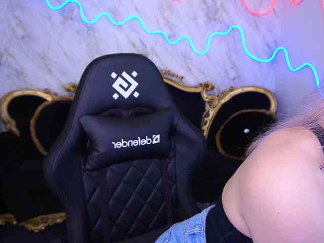 LenaLove webcam