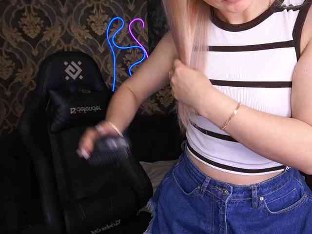 LenaLove webcam