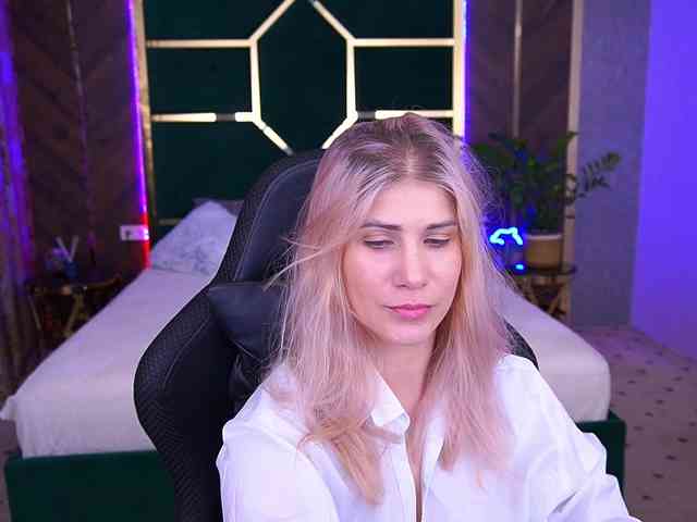 LenaLove webcam