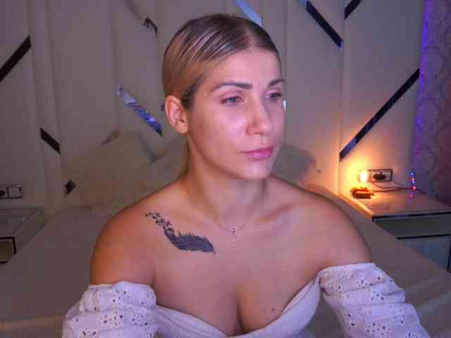 LenaLove webcam