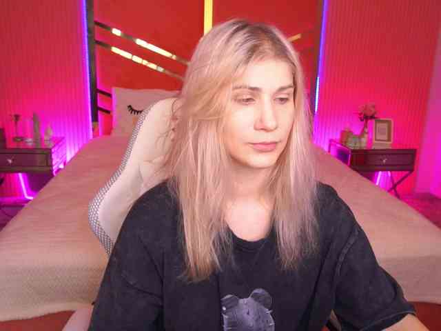 LenaLove webcam