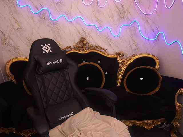 LenaLove webcam