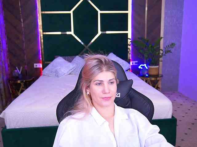 LenaLove webcam