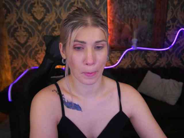 LenaLove webcam